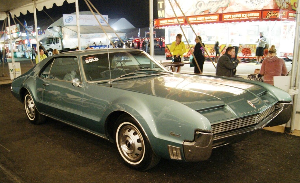 '66 Toro, green.jpg